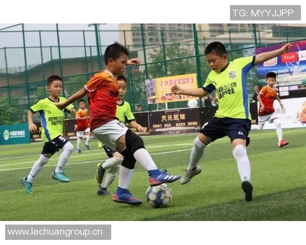 杭州足球队团队协作的成功秘诀与未来发展探讨 杭州足球队团队协作的成功秘诀与未来发展探讨